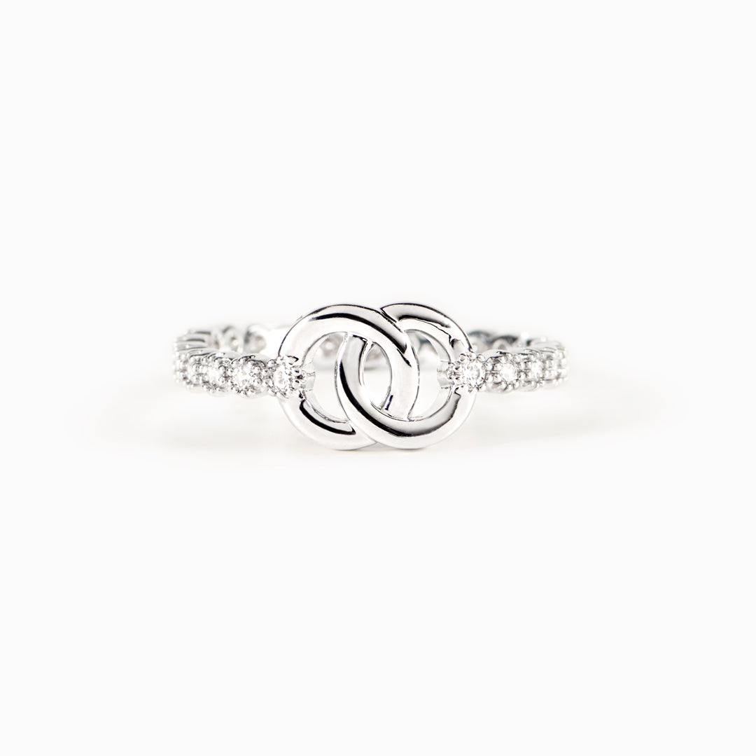 MOTHER & DAUGHTER FOREVER LINKED PAVÉ INTERLOCKING RING