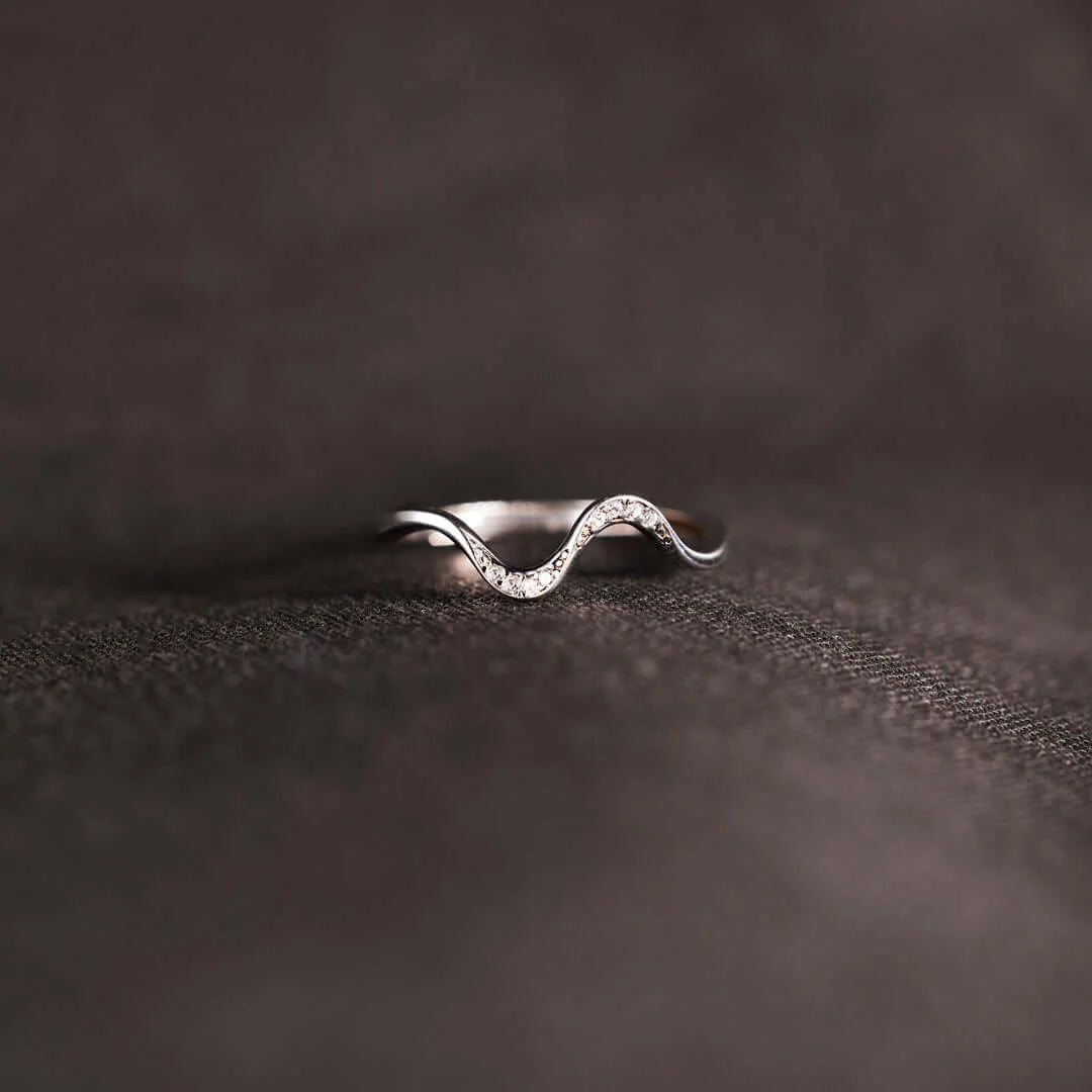 ADJUST YOUR SAILS MINIMALIST WAVE RING